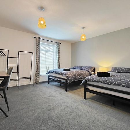 Stott House - Bright Spacious Townhouse 15 Minutes To Central Manchester With Free Parking Villa Ngoại thất bức ảnh