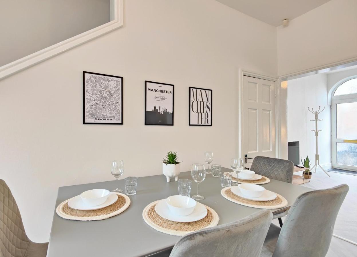 Stott House - Bright Spacious Townhouse 15 Minutes To Central Manchester With Free Parking Villa Ngoại thất bức ảnh
