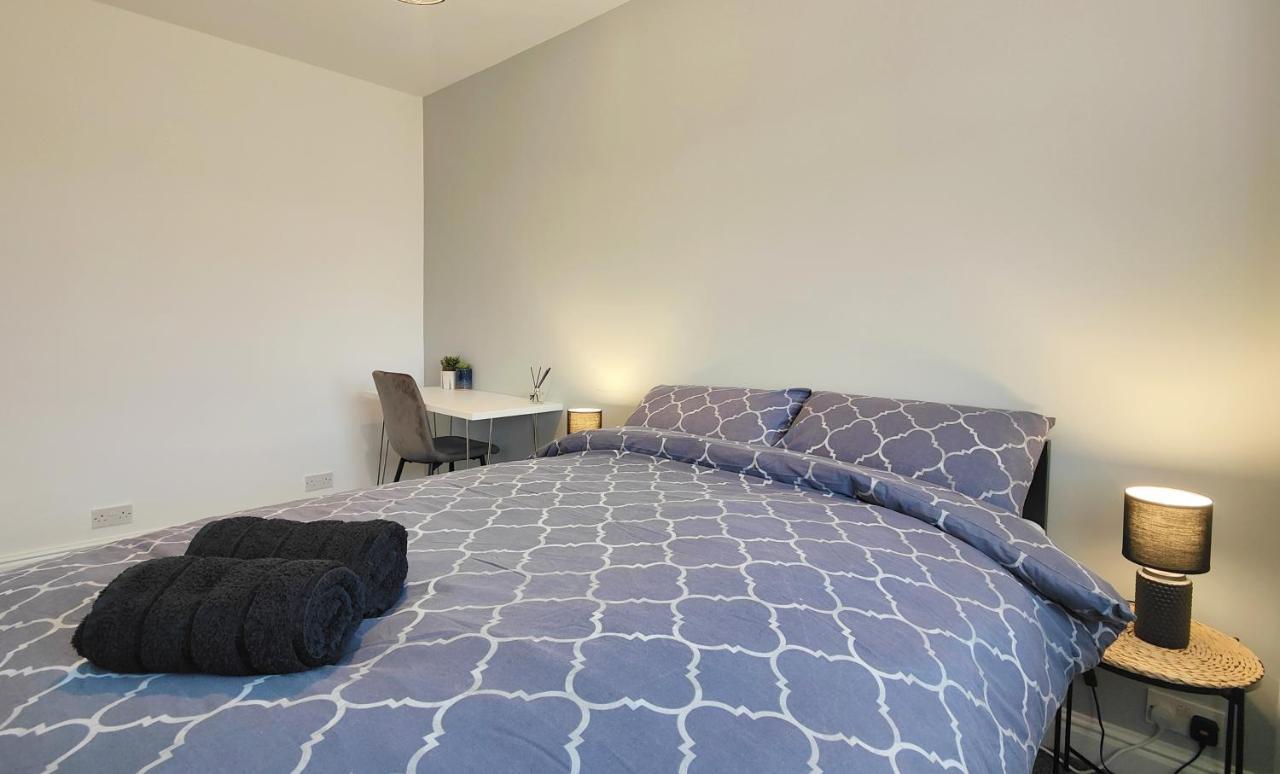 Stott House - Bright Spacious Townhouse 15 Minutes To Central Manchester With Free Parking Villa Ngoại thất bức ảnh