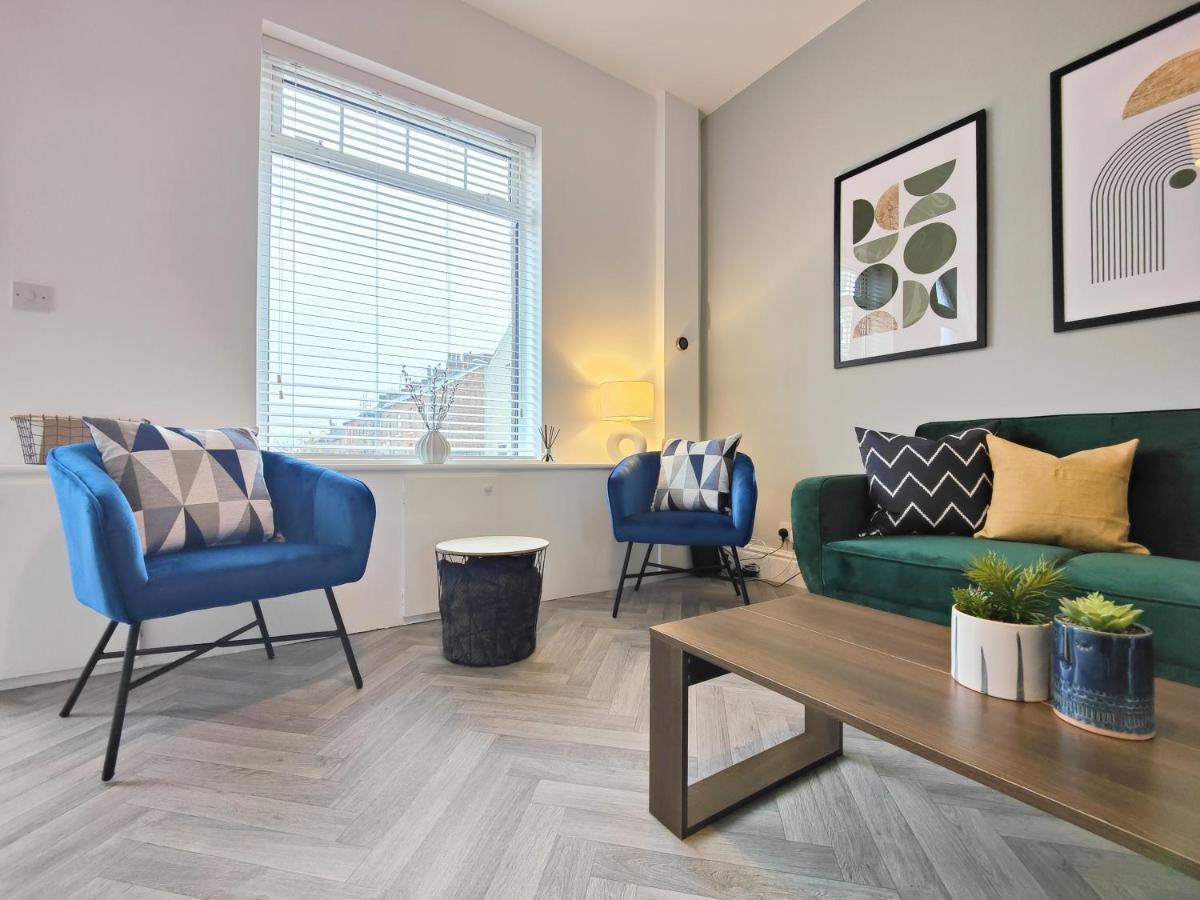 Stott House - Bright Spacious Townhouse 15 Minutes To Central Manchester With Free Parking Villa Ngoại thất bức ảnh
