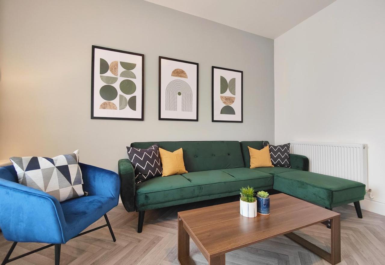 Stott House - Bright Spacious Townhouse 15 Minutes To Central Manchester With Free Parking Villa Ngoại thất bức ảnh