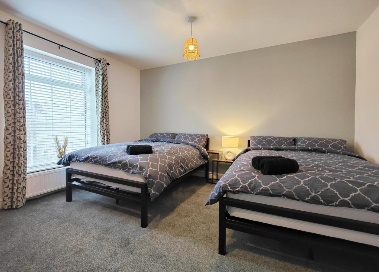 Stott House - Bright Spacious Townhouse 15 Minutes To Central Manchester With Free Parking Villa Ngoại thất bức ảnh