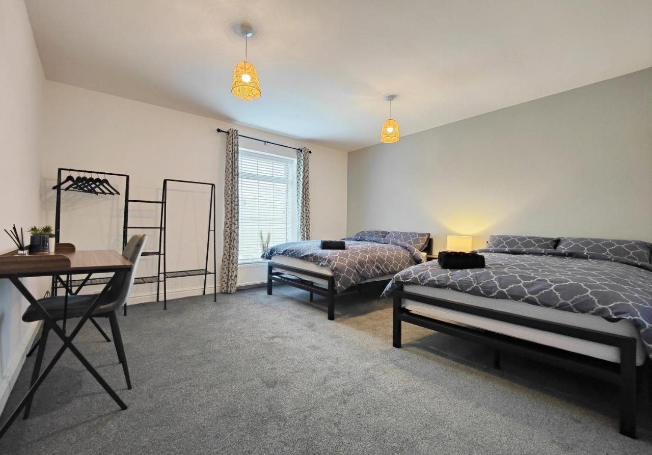 Stott House - Bright Spacious Townhouse 15 Minutes To Central Manchester With Free Parking Villa Ngoại thất bức ảnh